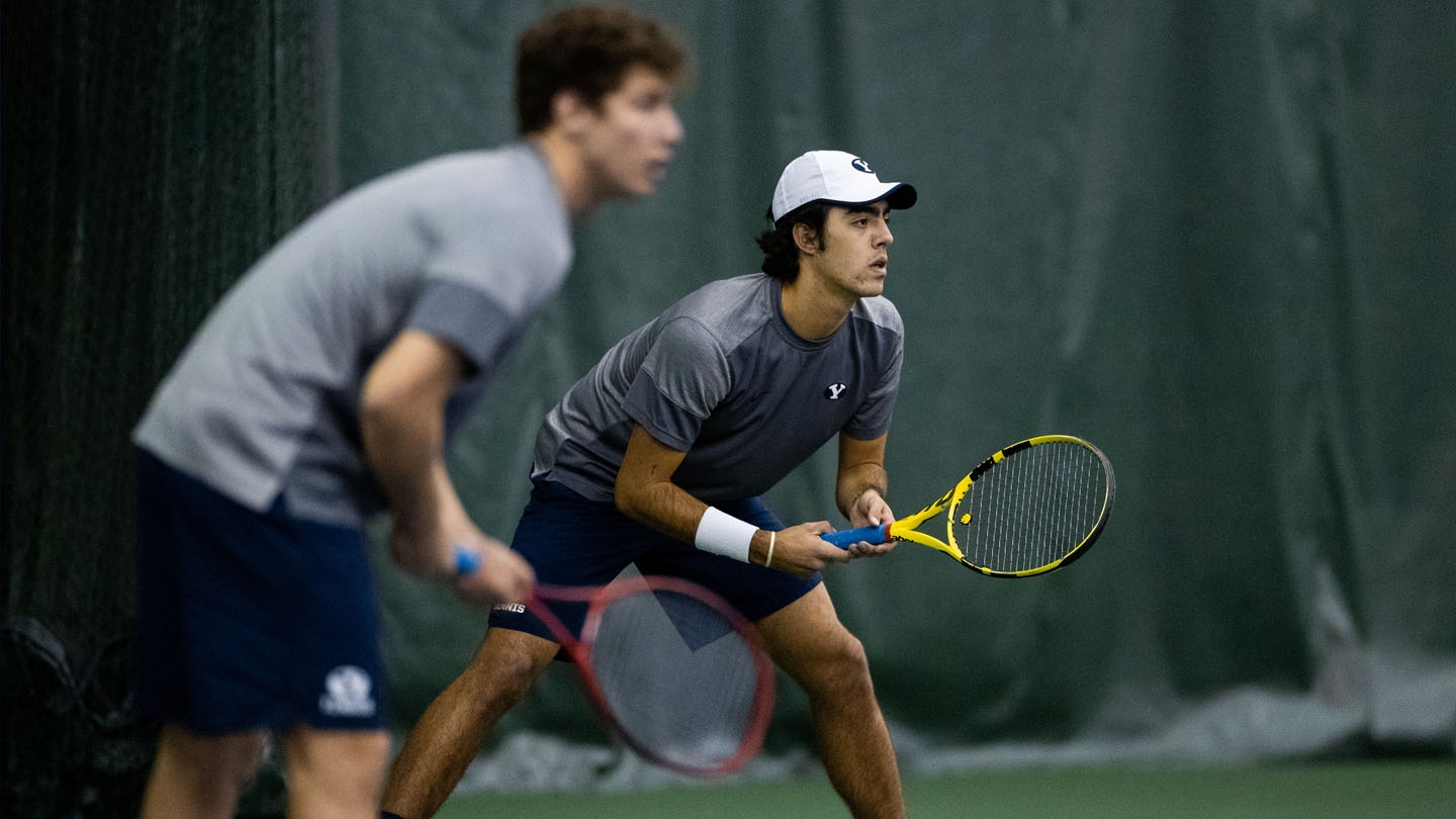 Matheus Ferreira Leite awaits serve in doubles