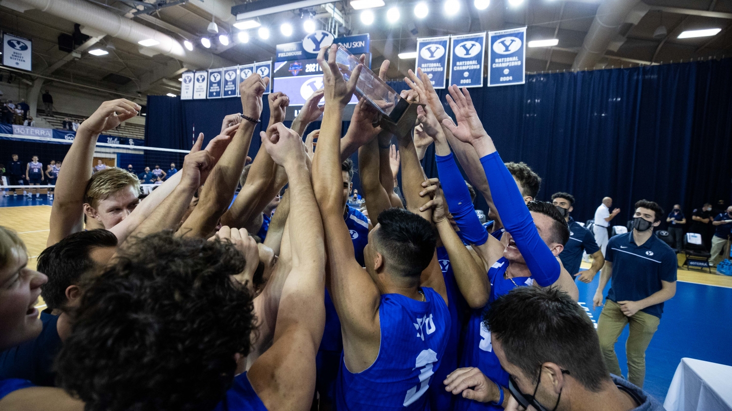 Players hold up MPSF Championship trophy