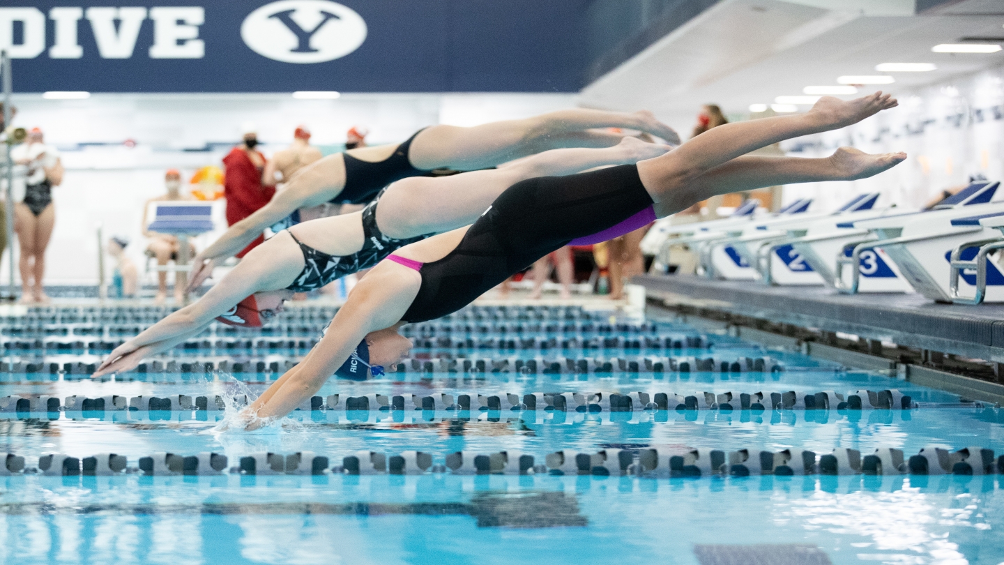 BYU swimmers compete against Utah in 2020-21 season