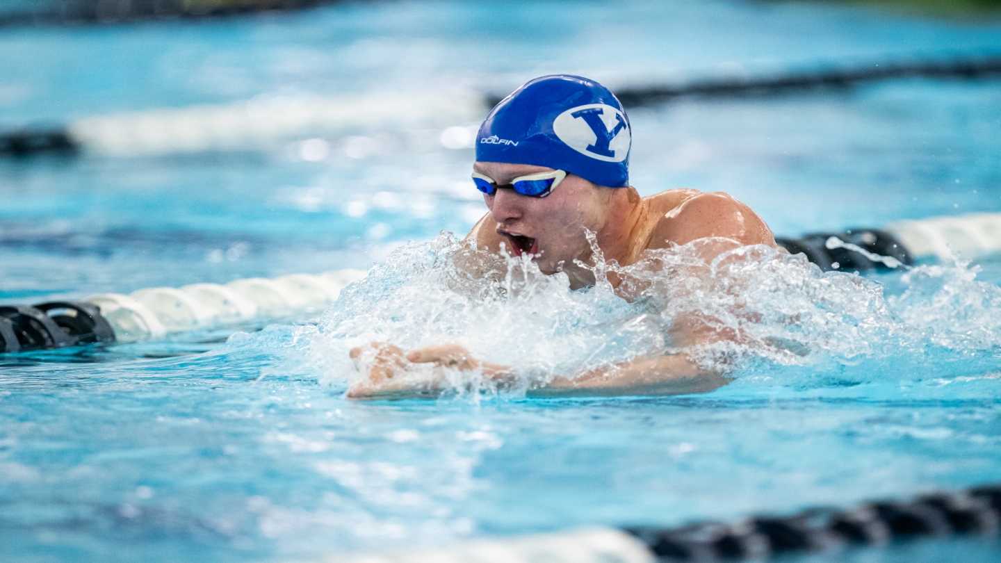 Levi Jensen swimming breaststroke