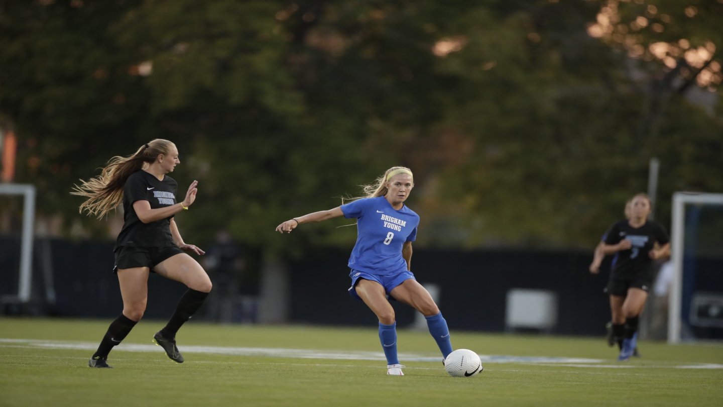 Mikayla Colohan takes shot in scrimmage