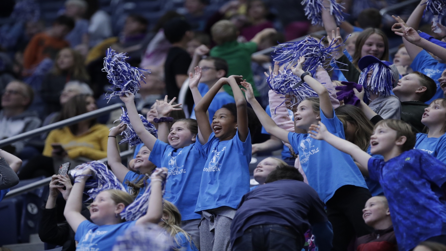 Kids and Pom Poms vs. USU